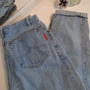  - Super snygga och bekväma jeans från veromoda