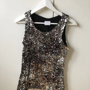  - Topp i nyskick. Köparen står för frakten. 