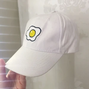  - Äggkeps från inuinu. Använd men är i bra skick. 