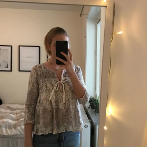  - Söt blus från odd Molly i storlek noll vilket motsvarar XS men jag skulle säga att denna är mer som S. Använd fåtal gånger. Betalning sker via swish, köparen står för frakt👍🏼 priset kan diskuteras