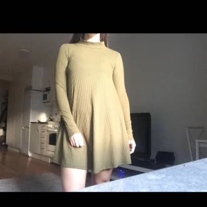  - Klänning från Gina i storlek s. Kan mötas i Malmö eller så står köparen för frakten.