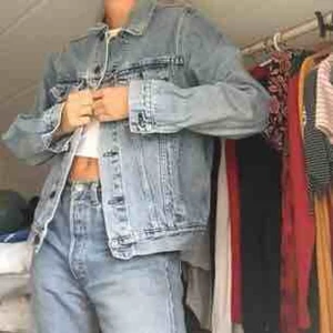  - Levis jeansjacka! Perfekt nu till våren och sommaren! 🌞🌷 frakt tillkommer