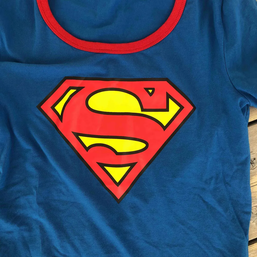 Superman/superwoman tröja . T-shirts.