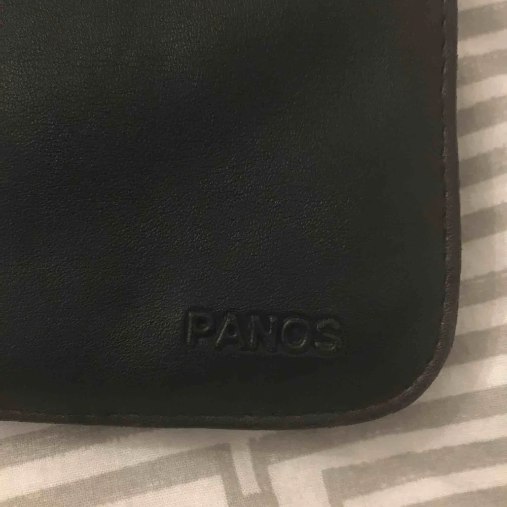 Knappt använd Panos emporio väska  Kan gå ner i pris vid snabb affär . Accessoarer.