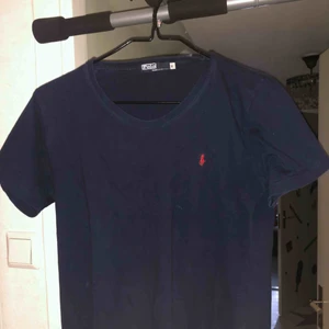  - Ralph lauren i fint skick. Inte så använd. Storlek M 