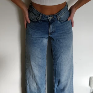  - Brand new, unused flared jeans from Zara in the dreamiest jean color! Wish I could have them but they are too big for me so someone else can take part of its beauty. New price 599kr