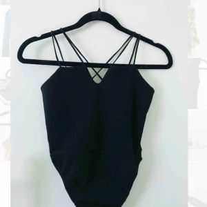  - Body från Boohoo, använd en gång! 