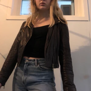 Cool skinnjacka  - Jätte snygg jacka från mango