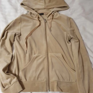 Velour mjukiskofta från Gina Tricot - Strl S. kan skicka bilder om så önskas