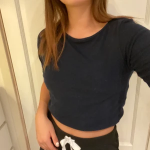 Tröja - Lite finare tröja, knappt använd💗frakten ingår💗