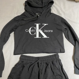 Calvin Klein set strl S - Oanvända, Köparen står för frakten 