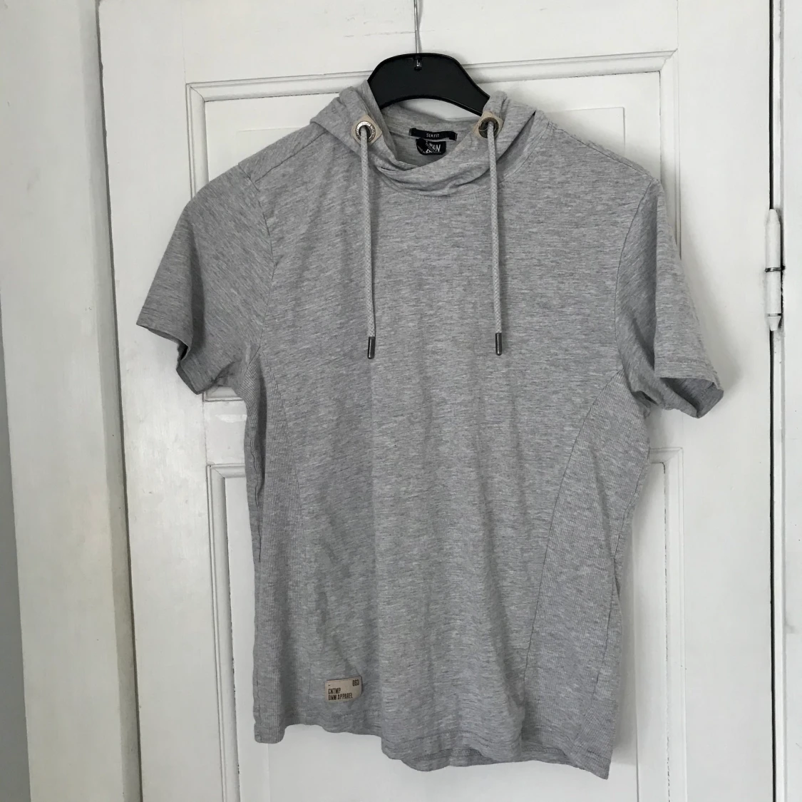 Kortärmad med huva  - 90