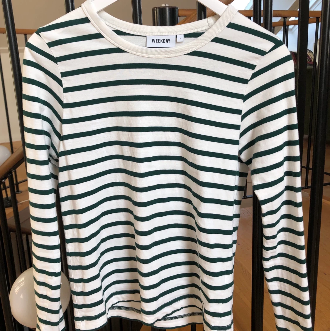 Weekday tröja - 90