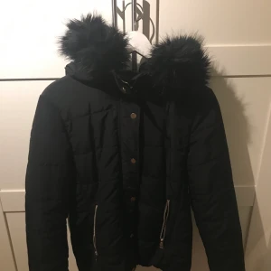 Jacka storlek 36 -  jacka från hm storlek 36 150kr +frakt