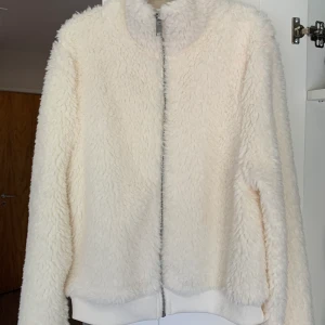 Kofta  - Fin kofta, ej använd, mysigt material, frakt +20