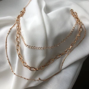 Halsband - I princip oanvänt pga inte min stil💛 Nyskick! Frakt 28kr