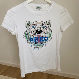 Kenzo t-shirt - Fin Kenzo t-shirt i xs. Köparen står för frakt