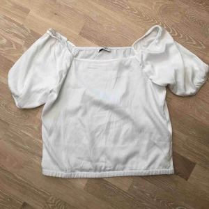 Topp  - Jättesöt topp! Helt ny, aldrig använd ❤️ passar både S och M