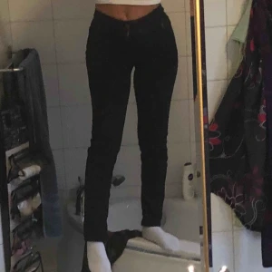 SNYGGA byxor - Nu måste ja sälja mina älsklingsbyxor då de blivit försmå😢 