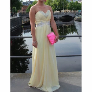  - Balklänning/ gala klänning 