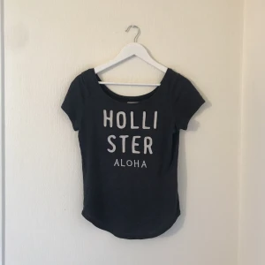  - T shirt från hollister