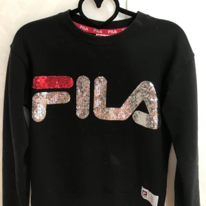  - Helt oanvänd fila tröja, väldigt fin! Frakt 20kr💞