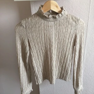  - Blus i fint skick från zara