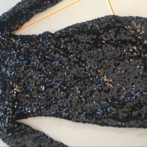  - Använd en gång på nyår, passar mer en S än M