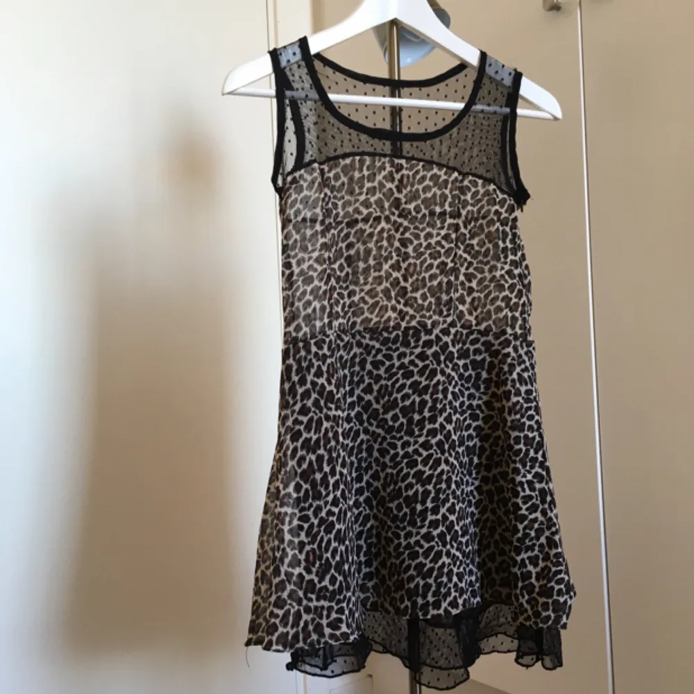 Kort mesh leopard klänning som jag köpte från Bangkok. Swish, kan mötas upp runt Sthlm. Jag står för frakt 🌻. Klänningar.