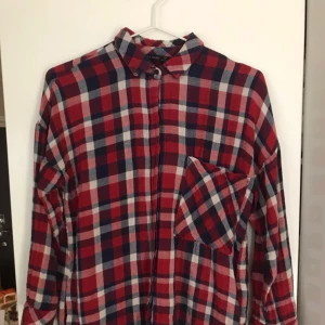  - Skjorta från Zara. Storlek M. Bra skick✨