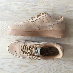  - Nike air force 1 strl 41. Frakt tillkommer