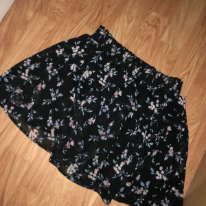  - Sååå fin o gullig kjol från hm!! Aldrig använd. Storlek xs passar även s