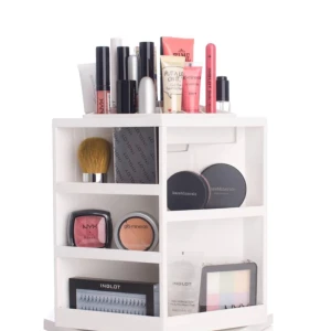  - Sminkförvaring knappt använd som ny i skicket! Säljes på grund av platsbrist. Köpt på cocopanda  Nypris 599kr