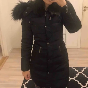  - Rocco Barocco jacka, använd under en vinter. Nypris: 2000kr Möts upp i Stockholm/fraktar