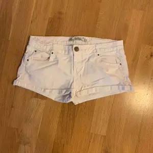 Vita korta jeans 