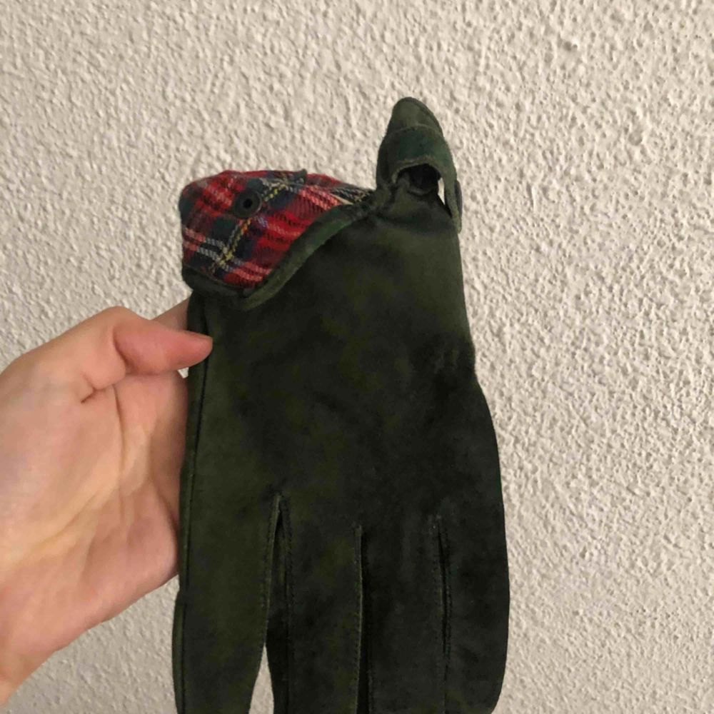 green suede / leather gloves Size M. Accessoarer.