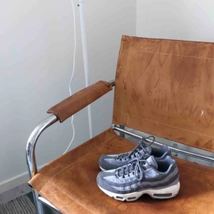 Nike - Kan mötas upp i Gävle. Annars skickar jag med PostNords skicka lätt. TTS. 