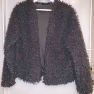  - Kofta från Ginatricot! Frakt tillkommer✨