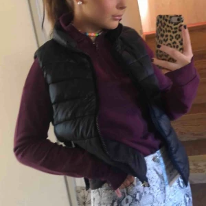  - Superfin tröja från NAKD med en halv dragkedja. Storlek XSS men passar också XS och S💜