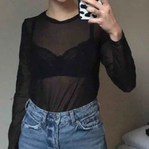  - Meshtröja från monki! Använd men i väldigt gott skick. Pm vid frågor❤️