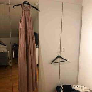  - Min balklänning. Använd en gång.