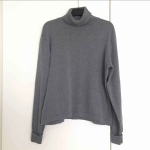  - Grå polo i fint skick! 