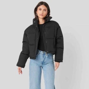  - Helt oanvänd jacka från nakd! Priset kan diskuteras vid snabb affär!