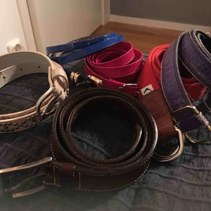  - 15kr/skärp. Alla passar alla från XS till L förutom det röda som är ganska litet. Möts i Stockholm eller fraktar💖💖