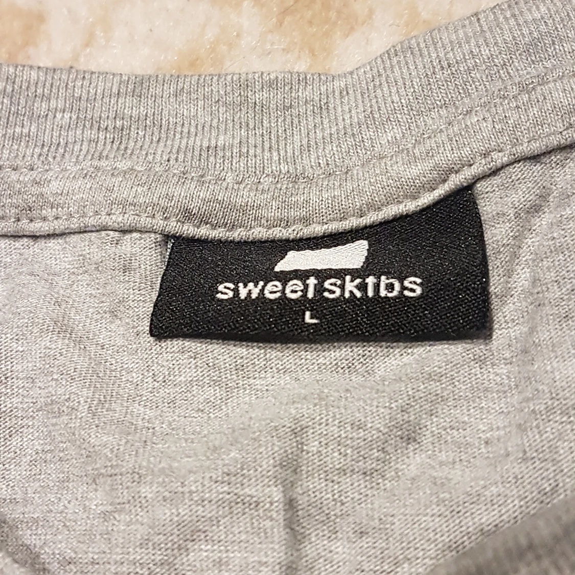 Sweet SKTBS tee size L - 90