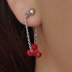 Örhängen - Säljer mina örhängen som jag gjort själv🧚‍♀️🤪✨Endast testade, frakt tillkommer⚡️⚡️ finns också i ljusblå, mörkblå, grön, rosa och orange🤗