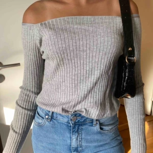  - Säljer denna fina topp från hm passar både small och medium och xs pga stretch💕💕köparen betalar frakt, använd fåtal gånger 