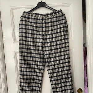 Rutiga byxor -  Strl S