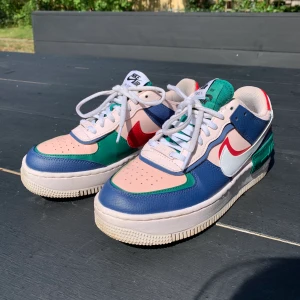 Nike air force 1 shadow storlek 38 - Skor använda ca 10 gånger, så sköna och i fint skick! 
