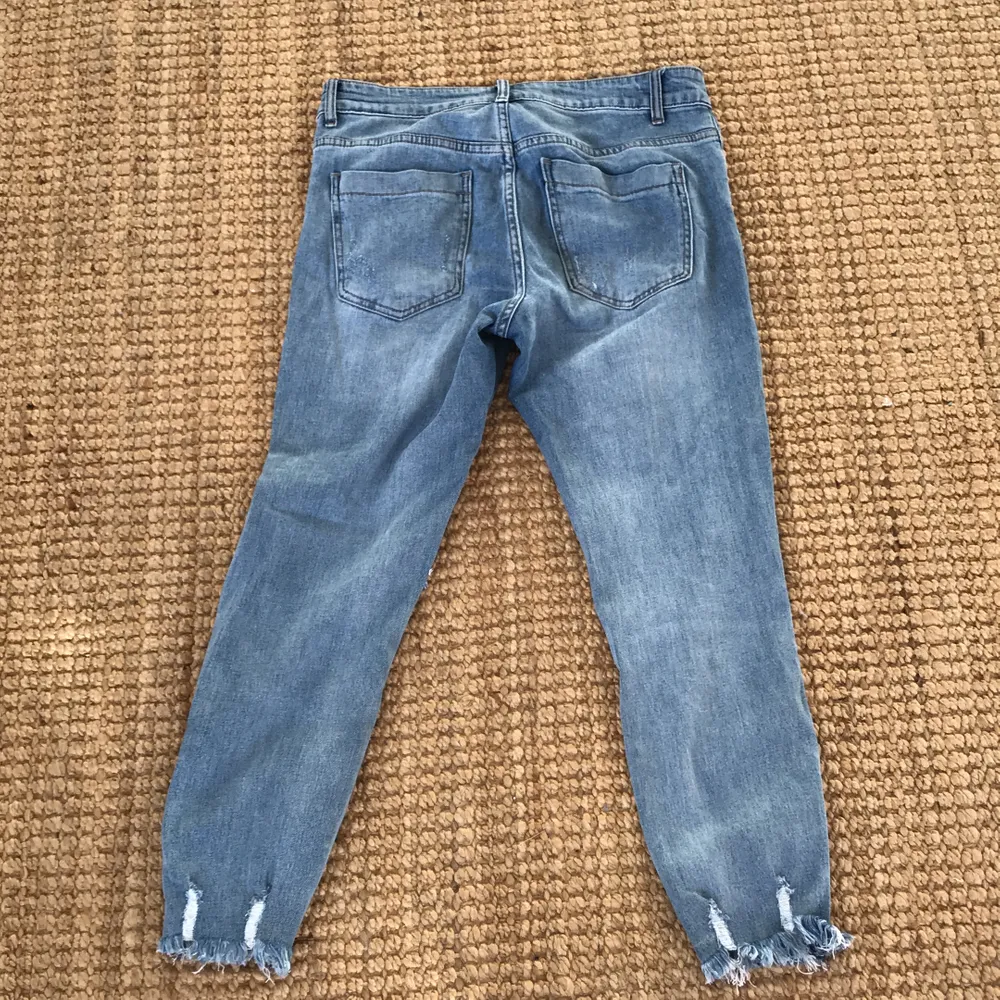 Slitna jeans 98% cotton. 70kr om man hämtar upp jeansen . Jeans & Byxor.